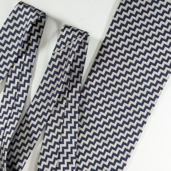 100% silk Georgio Armani Cravatte Italy metallic geometric neck tie - Picture 2 of 7